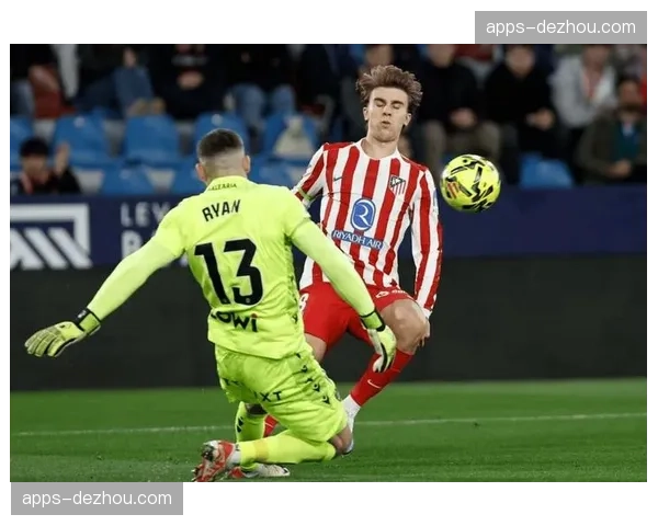 马竞双后腰配置暴露短板：卡多索与巴埃纳的中场控制力不足成德比败因